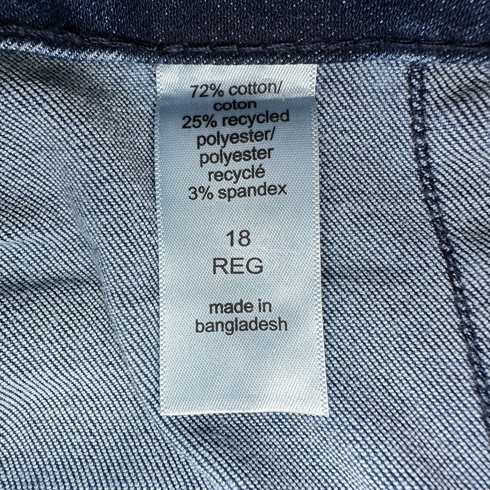M Jeans by Maurices NWT Curvy High Rise Flare Jeans Blue Size 18 - Picture 8 of 9